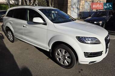Позашляховик / Кросовер Audi Q7 2013 в 