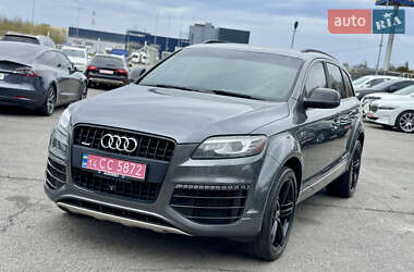 Внедорожник / Кроссовер Audi Q7 2015 в 