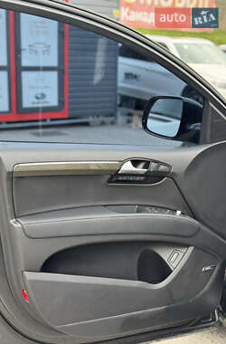 Внедорожник / Кроссовер Audi Q7 2015 в 