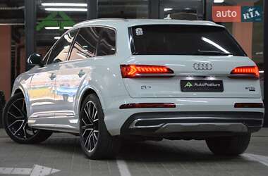 Внедорожник / Кроссовер Audi Q7 2020 в 
