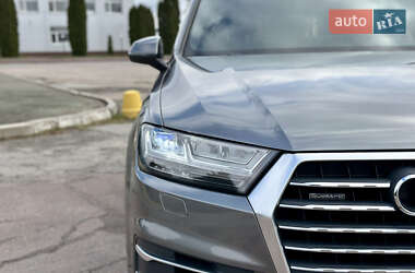 Внедорожник / Кроссовер Audi Q7 2016 в 