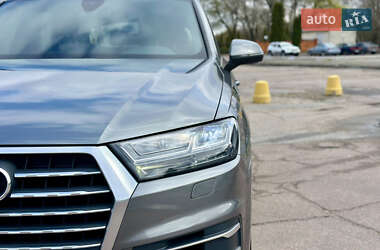 Внедорожник / Кроссовер Audi Q7 2016 в 