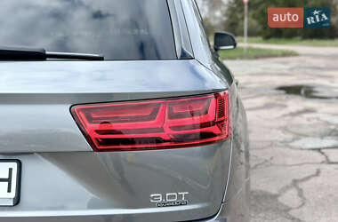 Внедорожник / Кроссовер Audi Q7 2016 в 