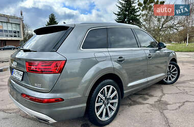 Внедорожник / Кроссовер Audi Q7 2016 в 