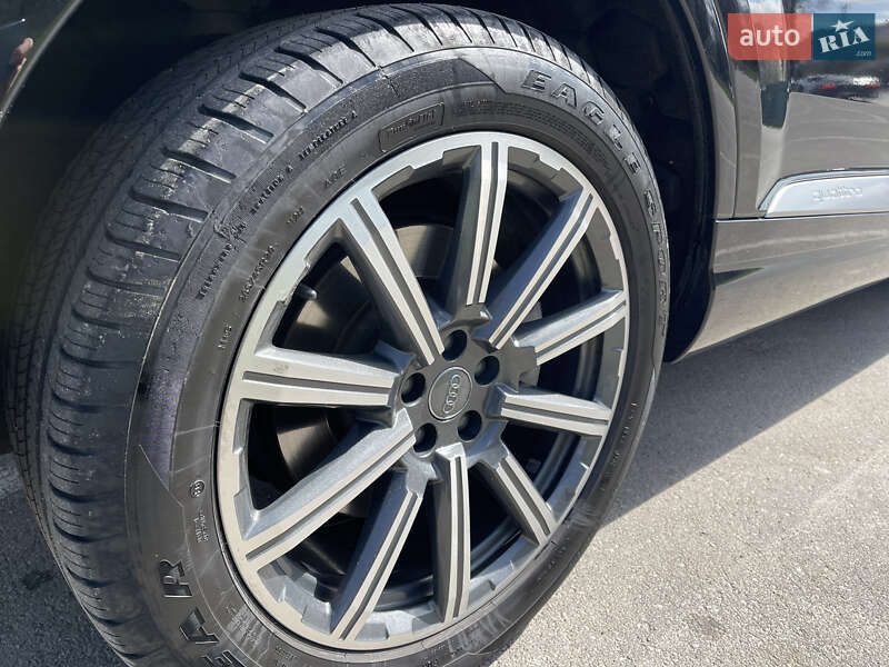 Позашляховик / Кросовер Audi Q7 2016 в Івано-Франківську