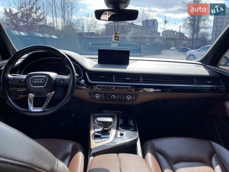Позашляховик / Кросовер Audi Q7 2016 в Івано-Франківську