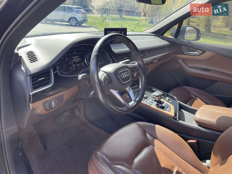 Позашляховик / Кросовер Audi Q7 2016 в Івано-Франківську