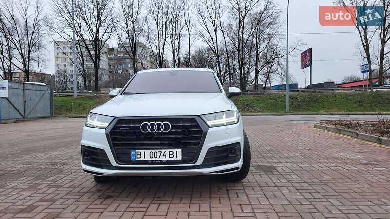 Внедорожник / Кроссовер Audi Q7 2016 в Полтаве