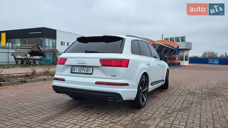 Внедорожник / Кроссовер Audi Q7 2016 в Полтаве