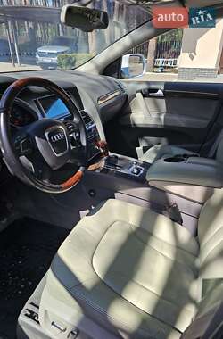 Внедорожник / Кроссовер Audi Q7 2011 в 