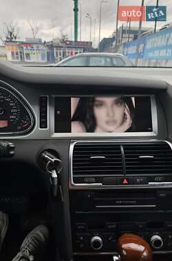 Внедорожник / Кроссовер Audi Q7 2011 в 