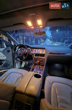 Внедорожник / Кроссовер Audi Q7 2011 в 
