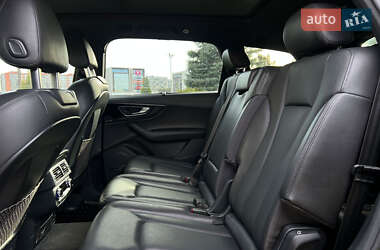 Позашляховик / Кросовер Audi Q7 2016 в 