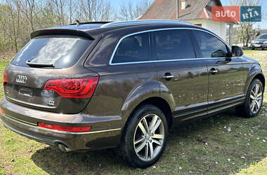 Позашляховик / Кросовер Audi Q7 2011 в 
