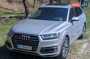 Внедорожник / Кроссовер Audi Q7 2018 в 