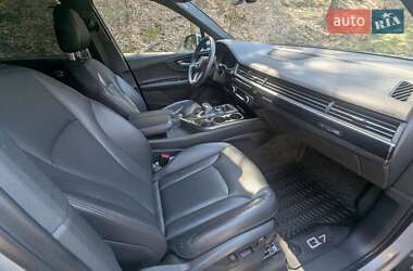 Внедорожник / Кроссовер Audi Q7 2018 в 