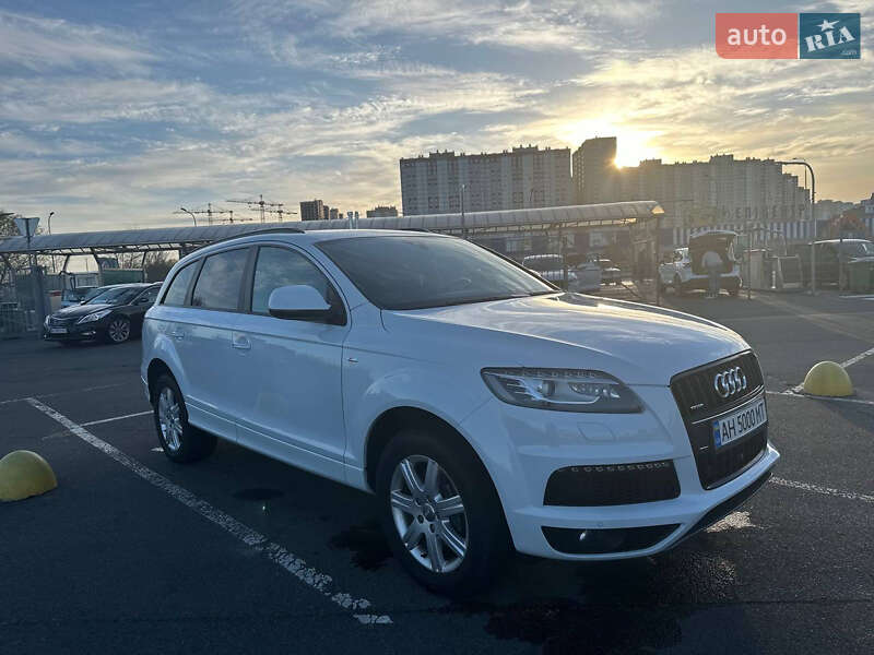 Внедорожник / Кроссовер Audi Q7 2014 в Киеве