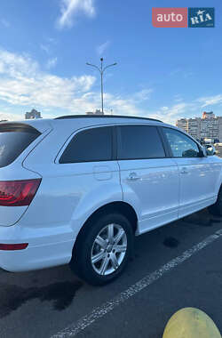 Внедорожник / Кроссовер Audi Q7 2014 в 
