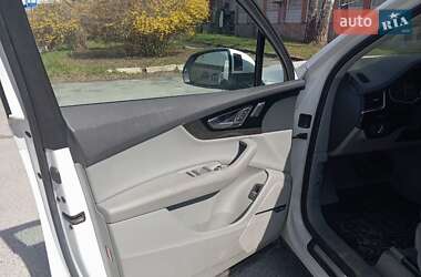 Внедорожник / Кроссовер Audi Q7 2018 в 