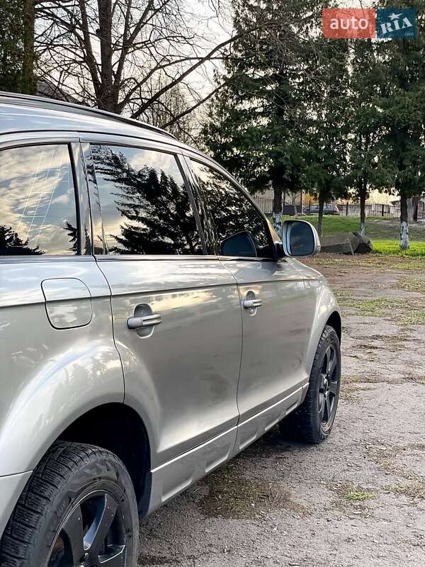 Позашляховик / Кросовер Audi Q7 2007 в Дубні