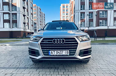 Внедорожник / Кроссовер Audi Q7 2016 в 