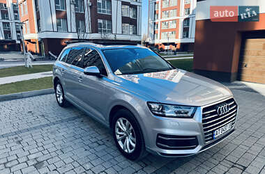 Внедорожник / Кроссовер Audi Q7 2016 в 