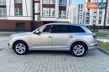 Внедорожник / Кроссовер Audi Q7 2016 в 