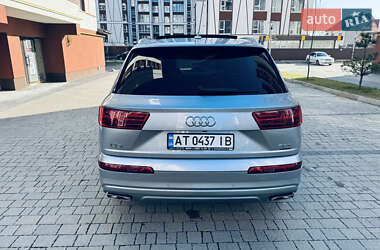Внедорожник / Кроссовер Audi Q7 2016 в 