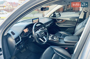 Внедорожник / Кроссовер Audi Q7 2016 в 