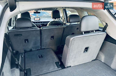 Внедорожник / Кроссовер Audi Q7 2016 в 