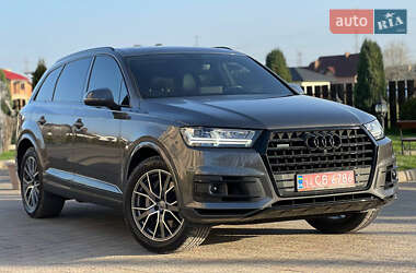 Внедорожник / Кроссовер Audi Q7 2018 в 