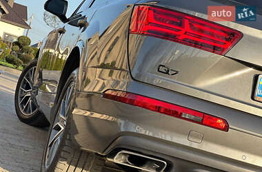 Внедорожник / Кроссовер Audi Q7 2018 в 