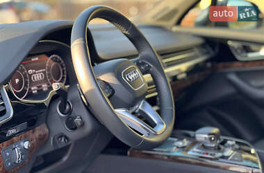 Внедорожник / Кроссовер Audi Q7 2018 в 