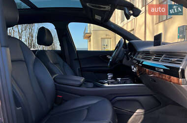 Внедорожник / Кроссовер Audi Q7 2018 в 