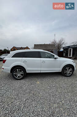 Внедорожник / Кроссовер Audi Q7 2015 в 