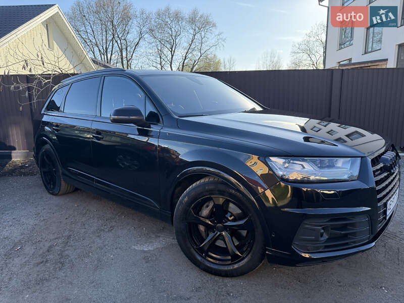Позашляховик / Кросовер Audi Q7 2016 в Вінниці