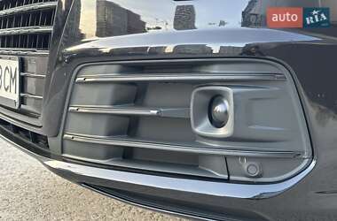 Позашляховик / Кросовер Audi Q7 2015 в 