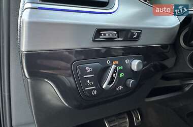 Позашляховик / Кросовер Audi Q7 2015 в 