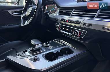 Позашляховик / Кросовер Audi Q7 2015 в 
