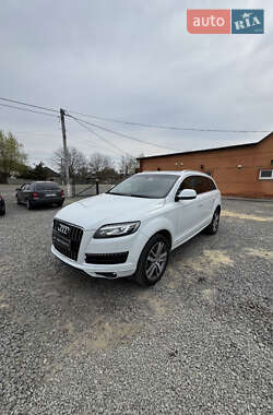Внедорожник / Кроссовер Audi Q7 2015 в 