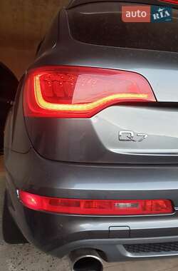 Внедорожник / Кроссовер Audi Q7 2015 в 