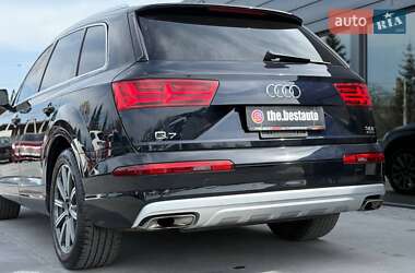 Позашляховик / Кросовер Audi Q7 2017 в 