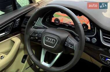 Позашляховик / Кросовер Audi Q7 2017 в 