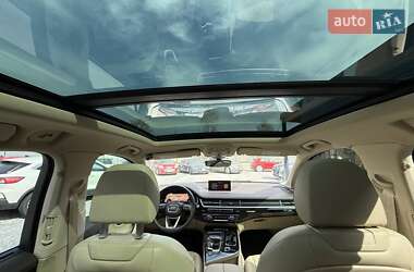 Позашляховик / Кросовер Audi Q7 2017 в 