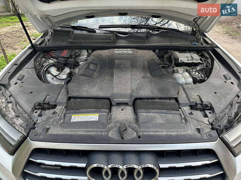 Позашляховик / Кросовер Audi Q7 2018 в Дніпрі