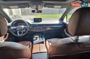Позашляховик / Кросовер Audi Q7 2017 в 