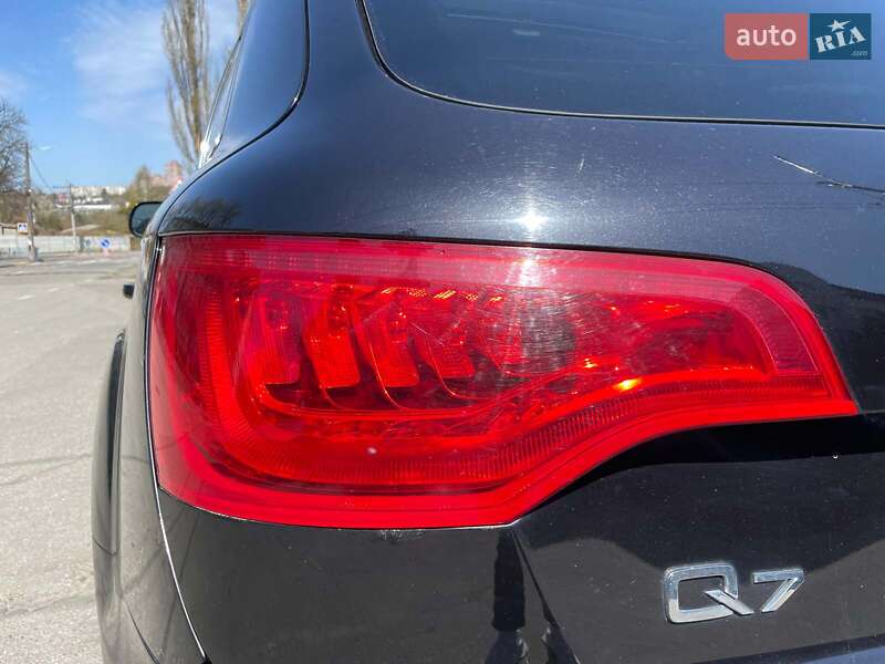 Позашляховик / Кросовер Audi Q7 2013 в Києві