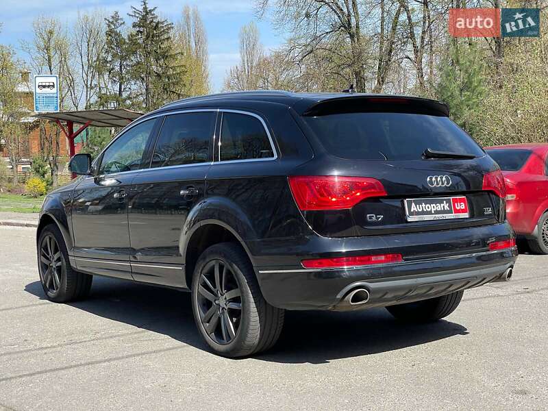 Позашляховик / Кросовер Audi Q7 2013 в Києві