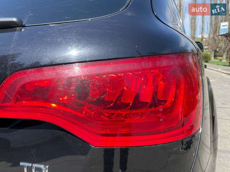 Позашляховик / Кросовер Audi Q7 2013 в Києві