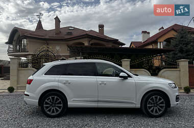 Внедорожник / Кроссовер Audi Q7 2017 в 